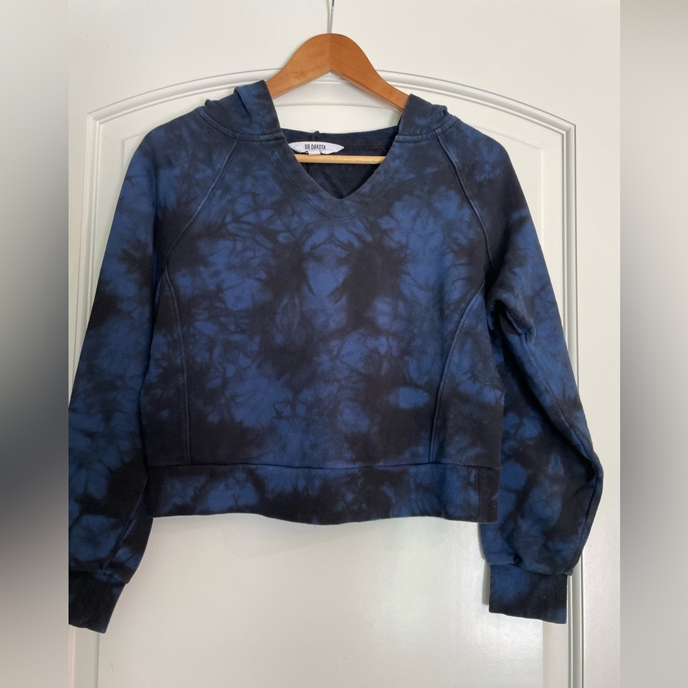BB Dakota Navy and Black Tie-Dye V-Neck Modern Boho Hoodie NWOT